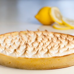 Lemon tart with meringue