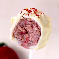 Strawberry Shortcake Pops