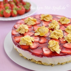 Strawberry Cornflakes Cake