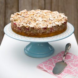 Rhubarb Hazelnut-Meringue Cake
