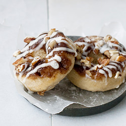 Cinnamon Roll Baked Doughnuts