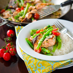Salmon with Green Beans & Tomatoes