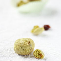 Pistachios Amaretti