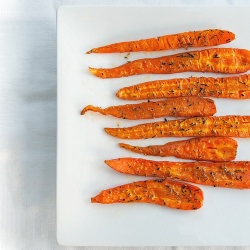 Roasted carrots w/ thyme