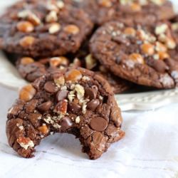 Fudgey Caramel Turtle Cookies