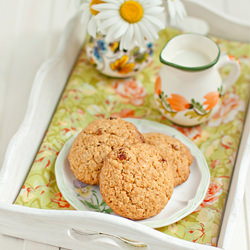 Oatmeal raisin cookies
