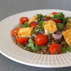 Warm lentil and halloumi salad