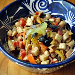 Garbanzo-Apple-Pepper Salad