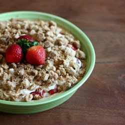 Strawberry Cream Cheese Crumble Pie