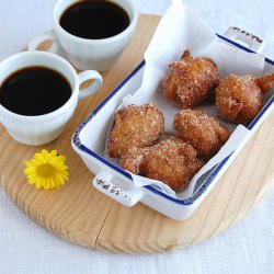Apple buttermilk fritters