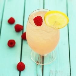 Raspberry Lemonade Cocktail