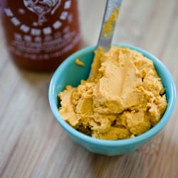 Sun-Dried Tomato Sriracha Hummus