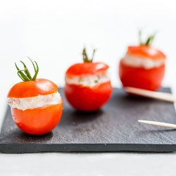 Cherry tomatoes with tuna