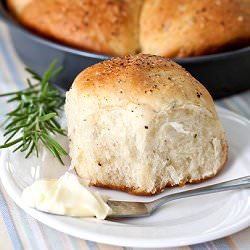 Rosemary-Black Pepper Dinner Rolls
