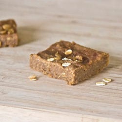 Cinnamon Oatmeal Blondies