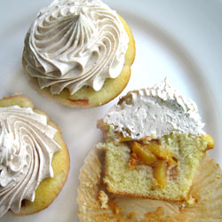 Peach Cobbler Cupcakes