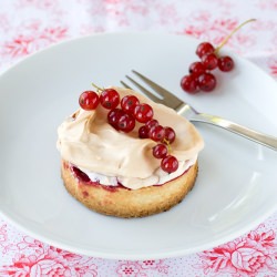 Red Currant Meringue Tartlets