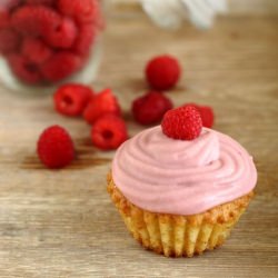 Vanilla Raspberry Cupcakes