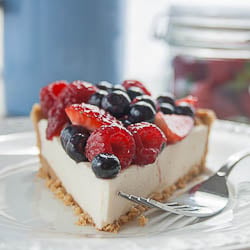 No Bake Creamy Berry Pie