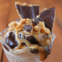 Peanut Choc Toffee Sundaes
