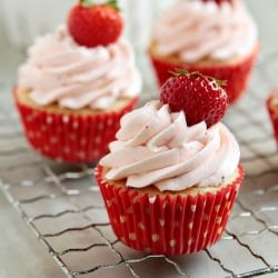 Easy Strawberry Cupcakes
