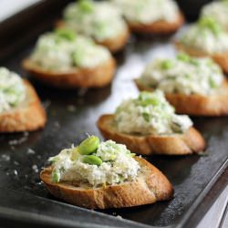 Cheesy Edamame Crostini