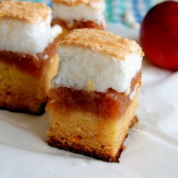 apple and meringue cake