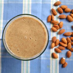 Banana Date and Almond Shake