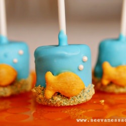 Goldfish Marshmallow Pops