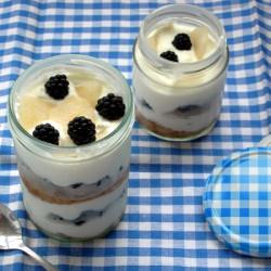 Blackberry, Pear and Yogurt Cream