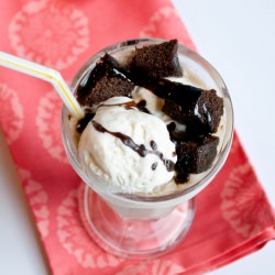 Root Beer Cake Floats