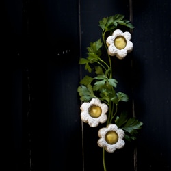 The Cutest Daisy Cookies