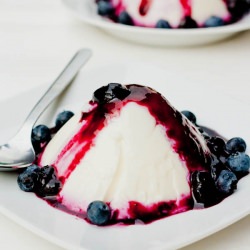 Panna Cotta with Blueberry Sauce