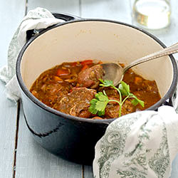 Braised rabbit in white wine sauce