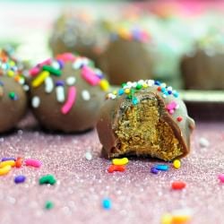 Skinny Peanut Butter Truffles