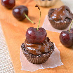 Raw Vegan Chocolate Cherry Tarts