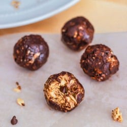 Healthy PB Chocolate Bites