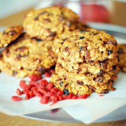 Spelt Cookies with Goji Berries
