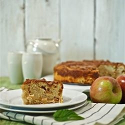 Cinnamon Apple Cake
