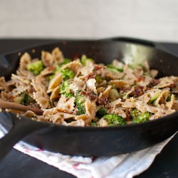 Broccoli and Sun-Dried Tomato Pasta