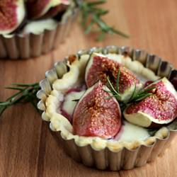 Tart with Fresh Figs and Onions