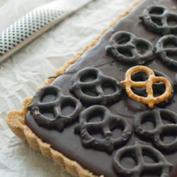 Dark Chocolate and Pretzel Tart