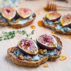 Fig and Gorgonzola Crostini