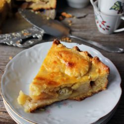 Autumn Pie with Apples and Grapes