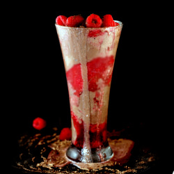 Chocolate – Raspberry Float