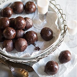 Raw Nutella Macaroons