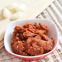 Lasoon Chutney (Garlic Chutney)
