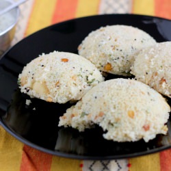 Steamed Semolina Cakes