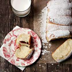 Jam Filled Pull-Apart Bread