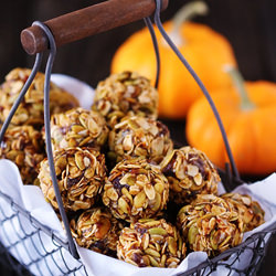 Pumpkin No-Bake Energy Bites